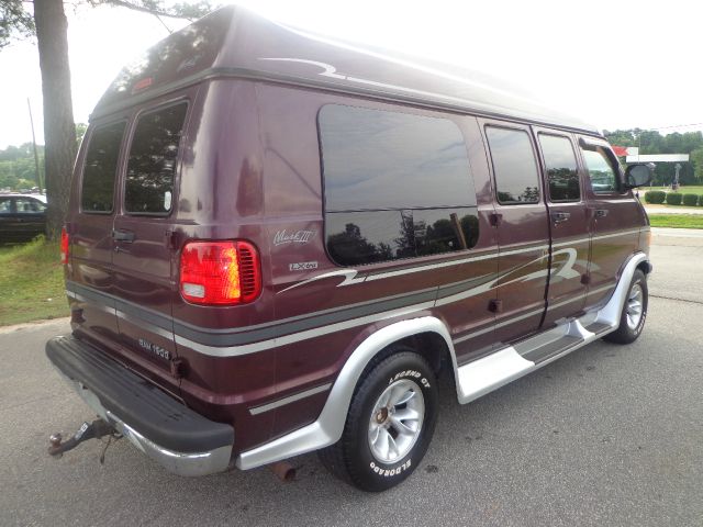 2000 Dodge Ram Van SLT / Big Horn