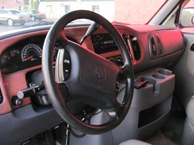 2000 Dodge Ram Van SPEC V