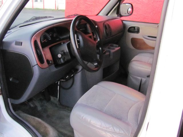 2000 Dodge Ram Van SPEC V