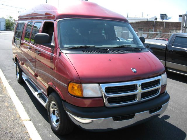 2000 Dodge Ram Van SLT / Big Horn