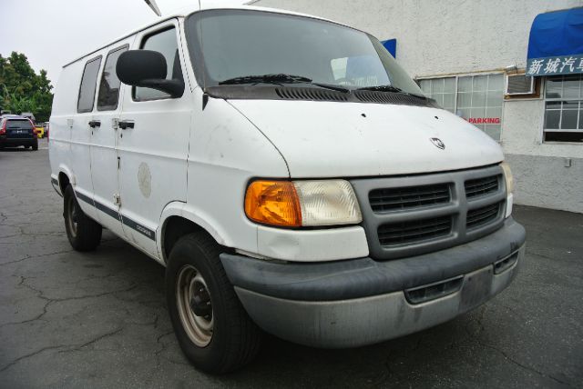 2000 Dodge Ram Van XE 3.5