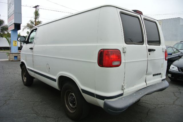 2000 Dodge Ram Van XE 3.5