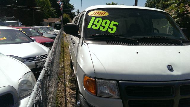 2000 Dodge Ram Van XE 3.5