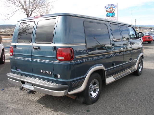 2003 Dodge Ram Van Supercrew-short-king Ranch-4wd-sunroof-6 CD-1 OWNE