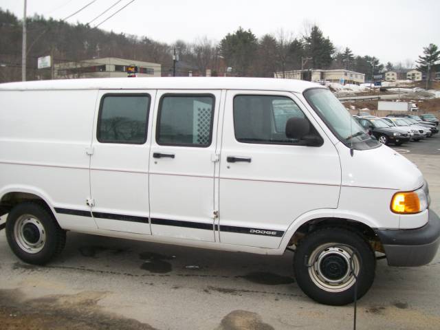 2003 Dodge Ram Van Base