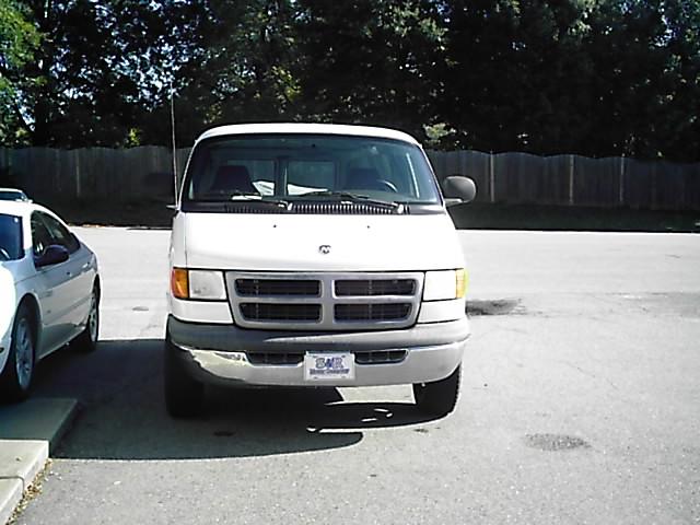 2003 Dodge Ram Van Base