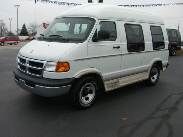 2003 Dodge Ram Van Base