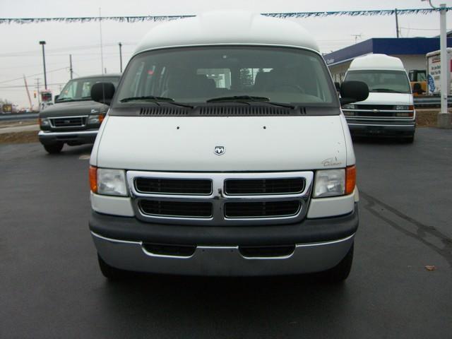 2003 Dodge Ram Van Base