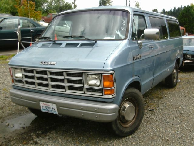1990 Dodge Ram Wagon Limited Sport Utility 4D