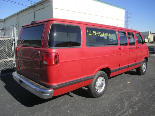 1999 Dodge Ram Wagon Sle2wd