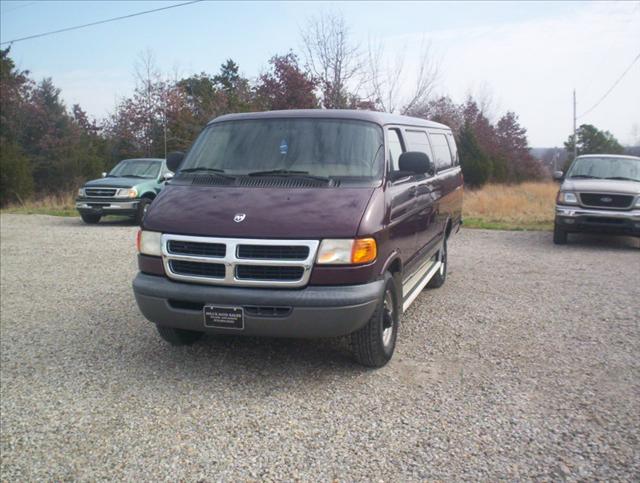 2000 Dodge Ram Wagon Base