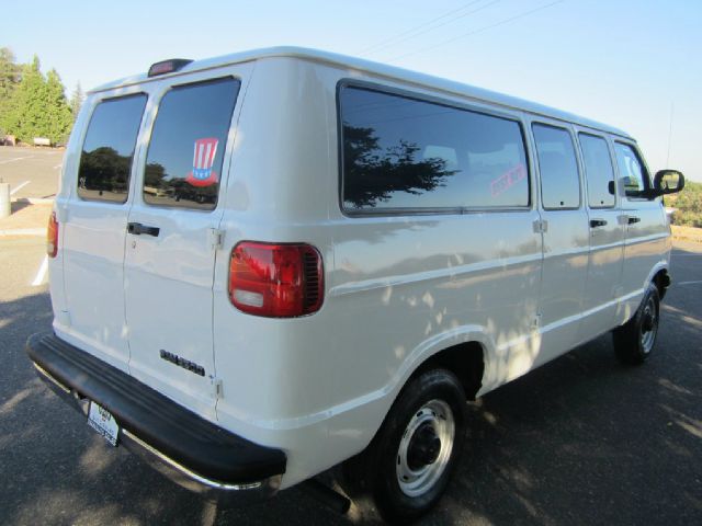 2001 Dodge Ram Wagon 1500 LT 4WD