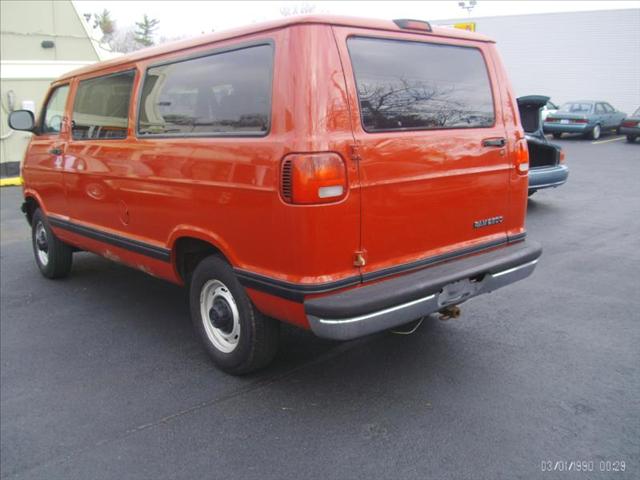 2001 Dodge Ram Wagon LS 4X4