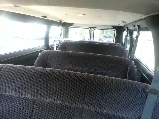 2001 Dodge Ram Wagon Sle2wd