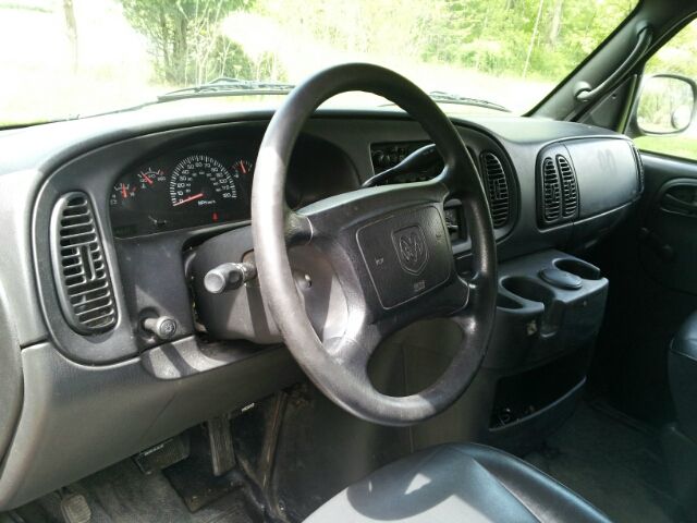 2002 Dodge Ram Wagon Sle2wd