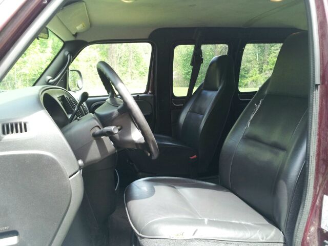 2002 Dodge Ram Wagon Sle2wd