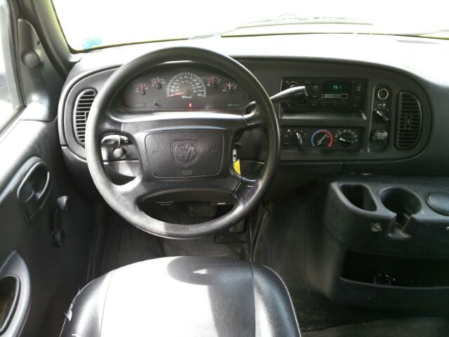 2002 Dodge Ram Wagon Sle2wd