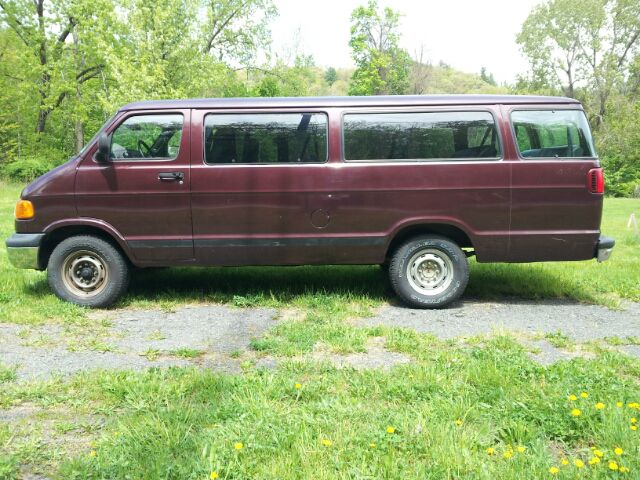 2002 Dodge Ram Wagon Sle2wd