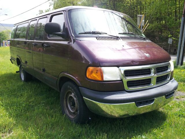 2002 Dodge Ram Wagon Sle2wd