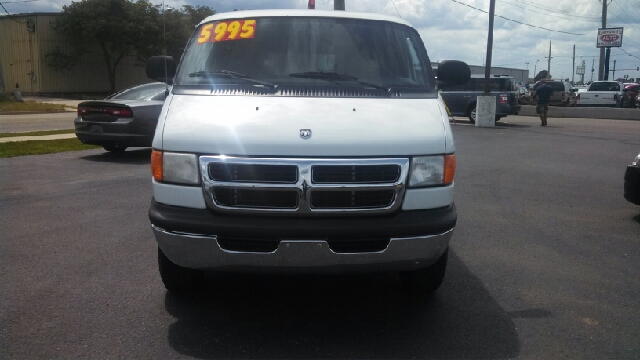 2002 Dodge Ram Wagon Sle2wd