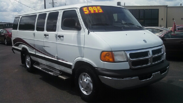 2002 Dodge Ram Wagon Sle2wd