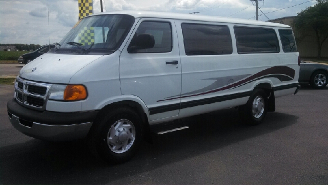 2002 Dodge Ram Wagon Sle2wd