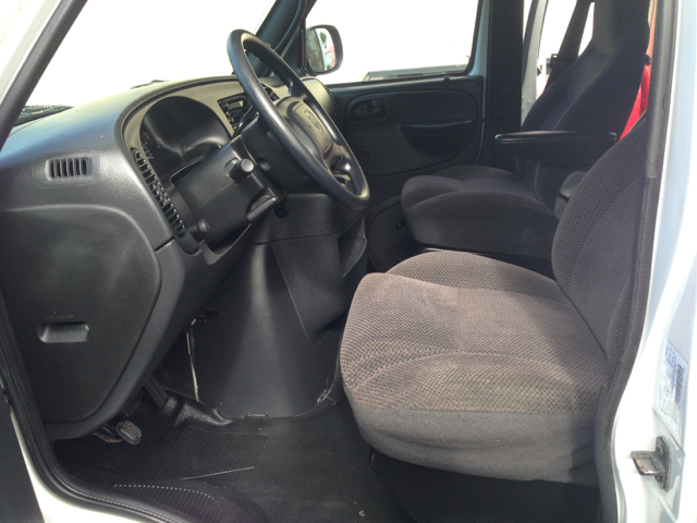 2002 Dodge Ram Wagon Sle2wd