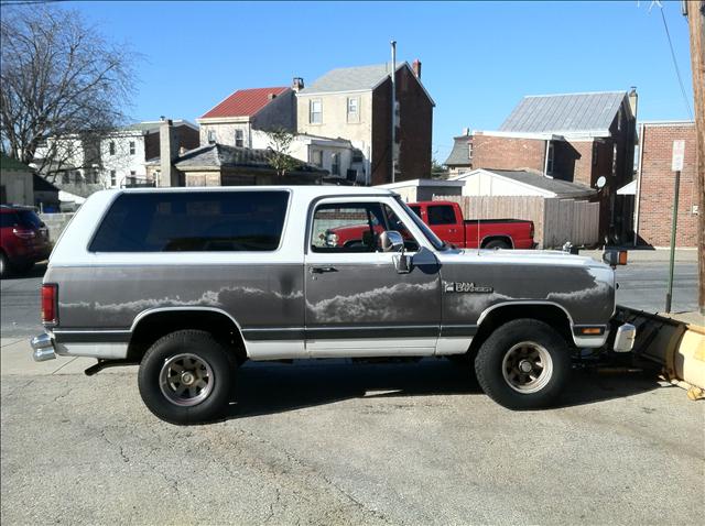 1989 Dodge Ramcharger 2WD Supercab 126