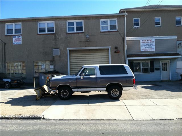 1989 Dodge Ramcharger 2WD Supercab 126