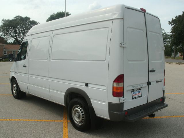 2004 Dodge Sprinter 2500 Ml320 AWD SUV