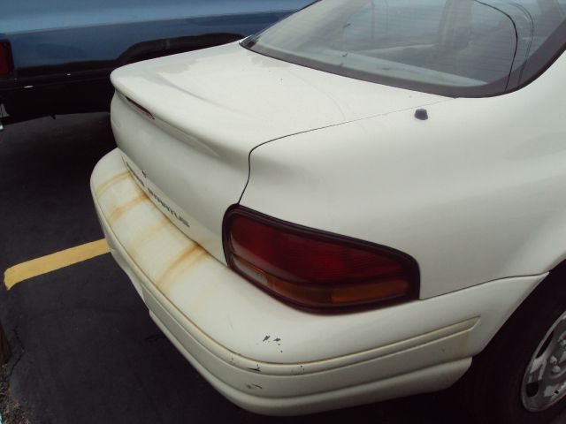 1997 Dodge Stratus Base