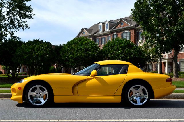2002 Dodge Viper Club Cab 2WD