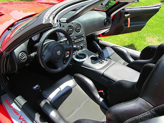 2003 Dodge Viper 4d Wagon SLT (V6)