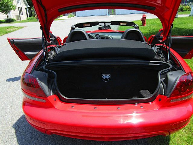 2003 Dodge Viper 4d Wagon SLT (V6)