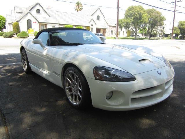 2004 Dodge Viper Hatchback 2D