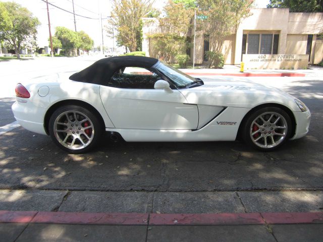 2004 Dodge Viper Hatchback 2D