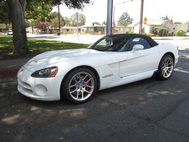 2004 Dodge Viper Hatchback 2D