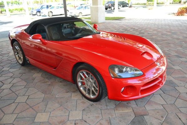 2004 Dodge Viper Hatchback 2D