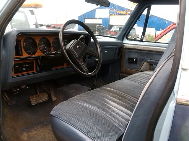 1987 Dodge W150 Pickup Ram 3500 Diesel 2-WD
