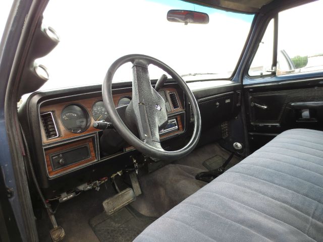 1992 Dodge W250 Pickup LT Sedan 4D