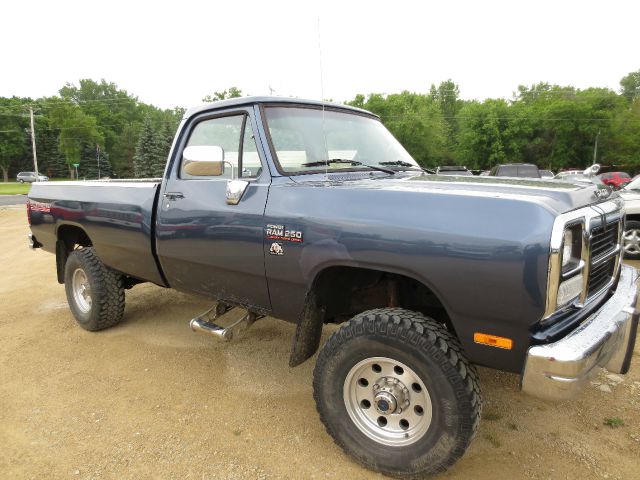 1992 Dodge W250 Pickup LT Sedan 4D