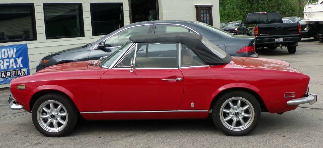 1974 Fiat 124 Spider 29