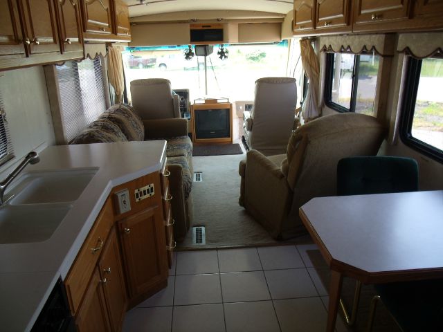 1996 Fleetwood AMERICAN TRADITION 4WD Z71 CREW CAB