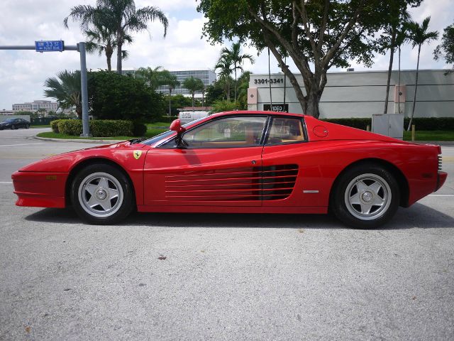 1986 Ferrari Testarossa Base