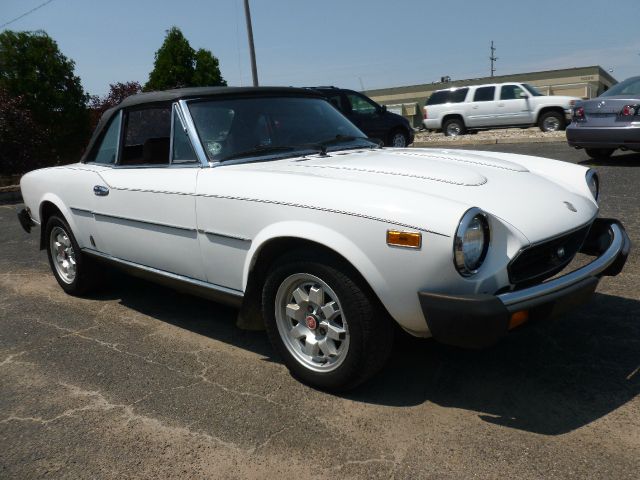 1982 Fiat 124 Spider R/T Coupe