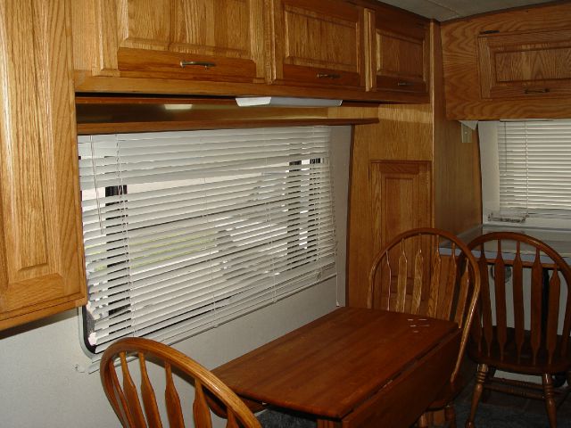 1990 Fleetwood Avion Quattro 4.2L W/ Navi