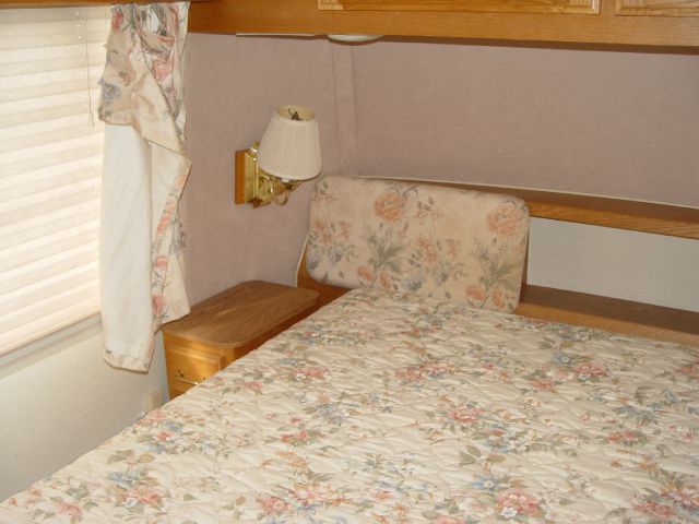 1990 Fleetwood Avion Quattro 4.2L W/ Navi