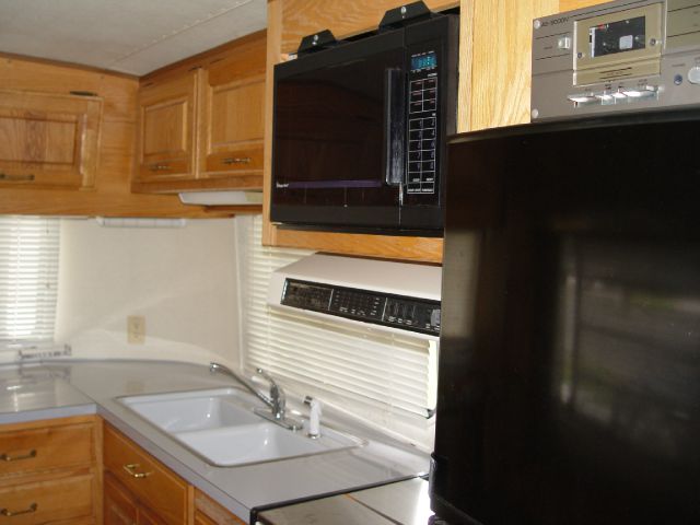 1990 Fleetwood Avion Quattro 4.2L W/ Navi