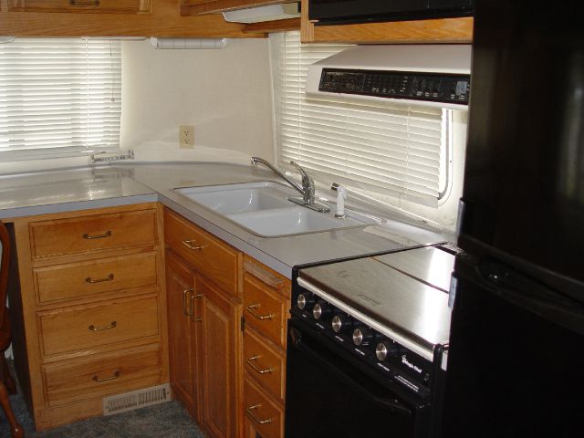 1990 Fleetwood Avion Quattro 4.2L W/ Navi