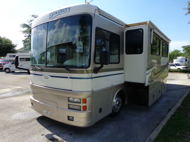 2000 Fleetwood Discovery 36T Unknown